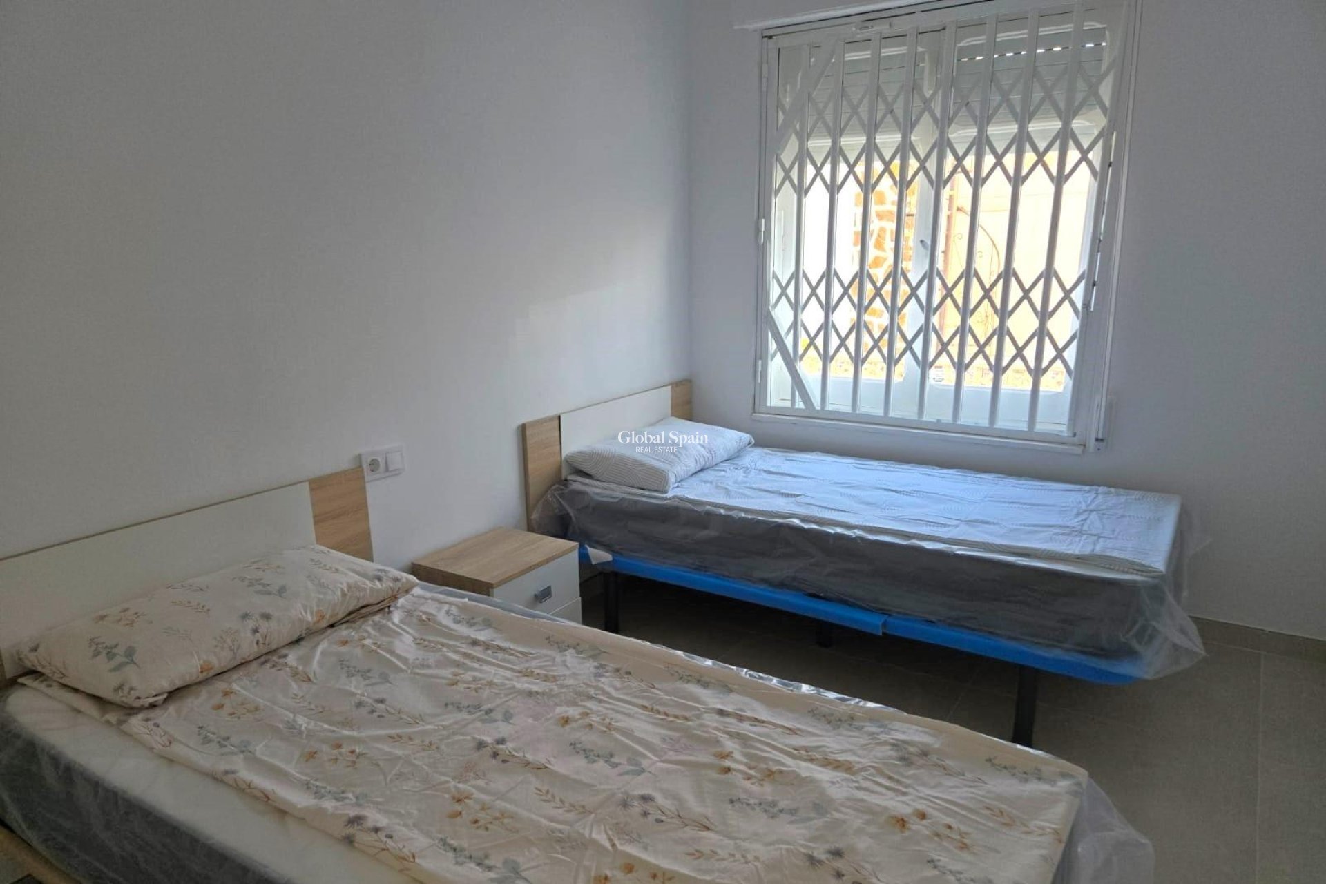 Resale - HOUSE -
TORREVIEJA - La Mata