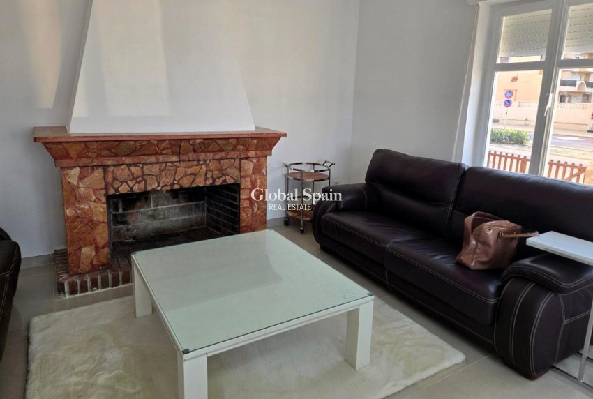 Resale - HOUSE -
TORREVIEJA - La Mata
