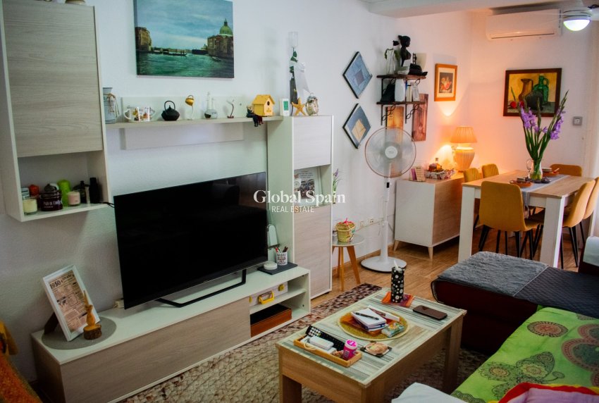 Resale - HOUSE -
TORREVIEJA - La Siesta - El Salado - Torreta