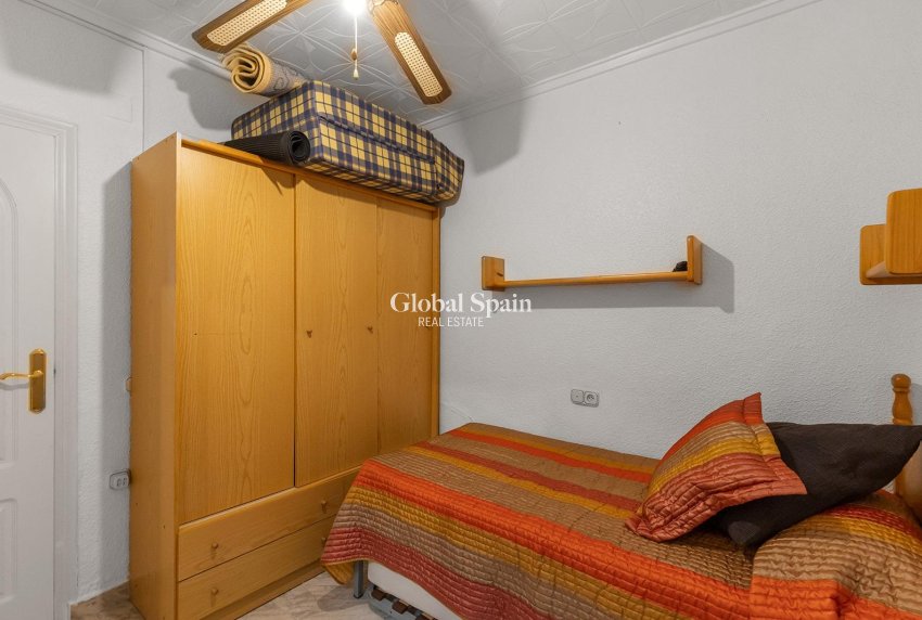 Resale - House -
TORREVIEJA - La Siesta - El Salado - Torreta