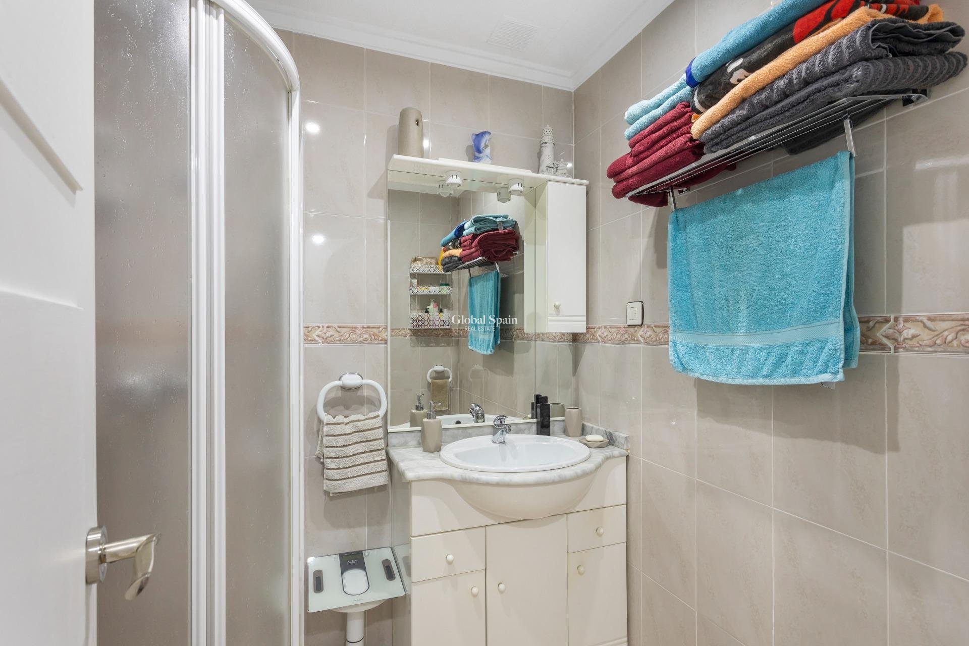 Resale - House -
TORREVIEJA - La Siesta - El Salado - Torreta