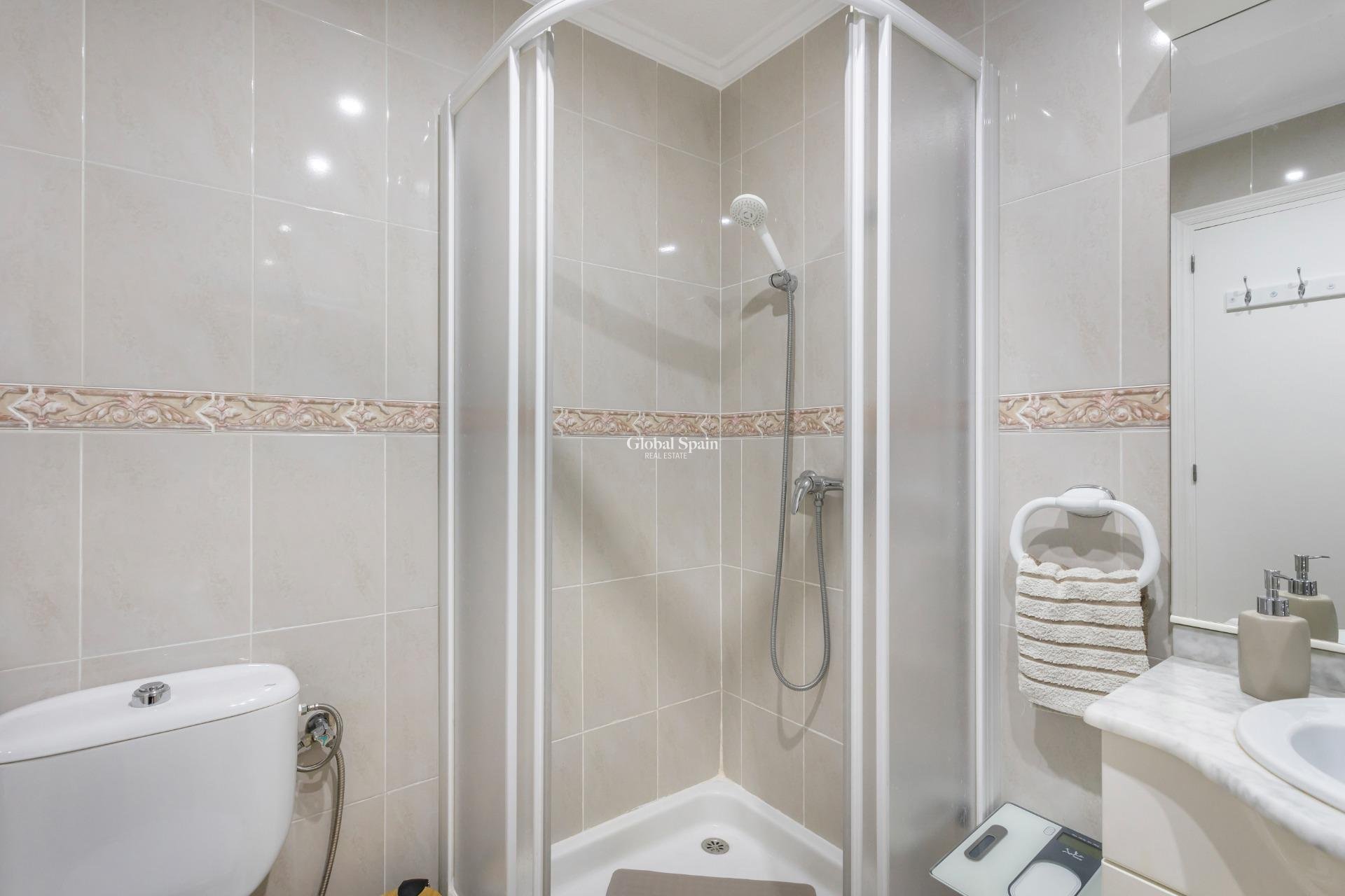 Resale - House -
TORREVIEJA - La Siesta - El Salado - Torreta