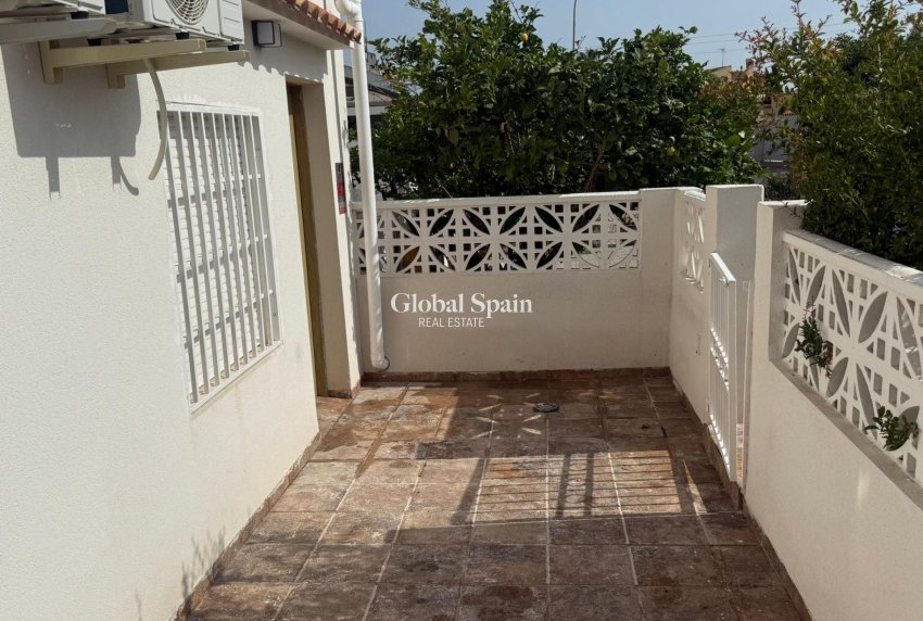 Resale - HOUSE -
TORREVIEJA - La Siesta - El Salado - Torreta