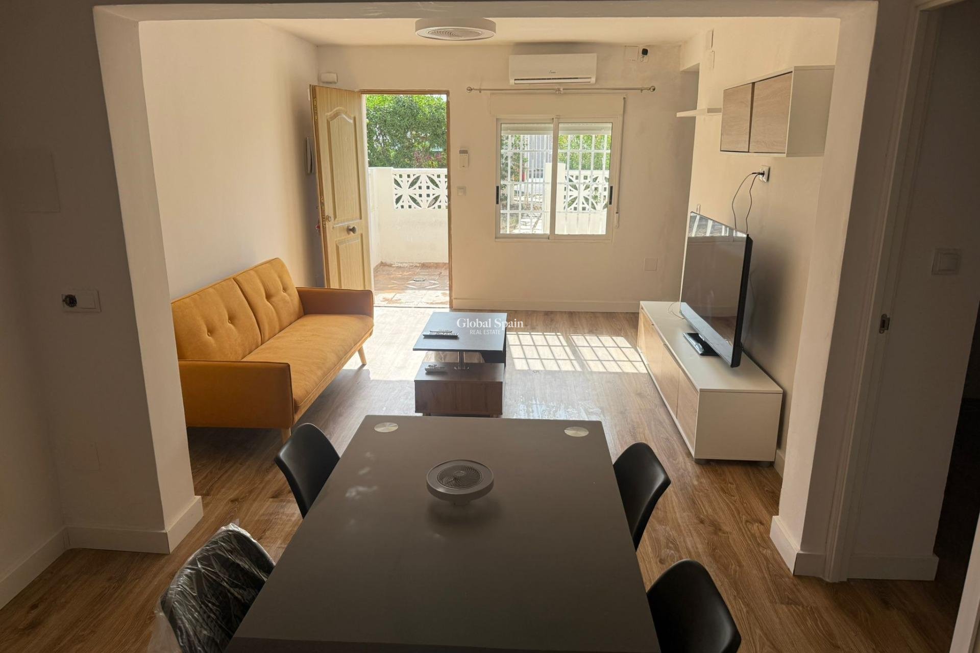 Resale - HOUSE -
TORREVIEJA - La Siesta - El Salado - Torreta