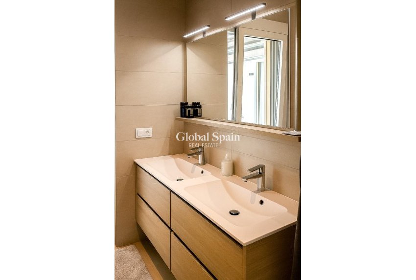 Resale - HOUSE -
TORREVIEJA - La Siesta - El Salado - Torreta