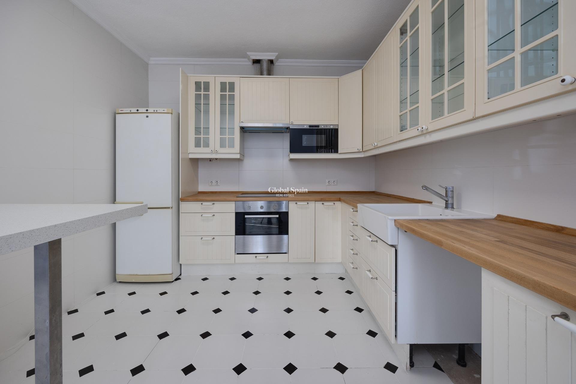 Resale - HOUSE -
TORREVIEJA - La Siesta - El Salado - Torreta