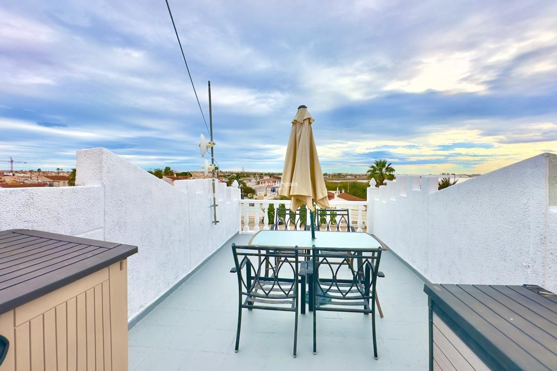 Resale - HOUSE -
TORREVIEJA - La Siesta - El Salado - Torreta