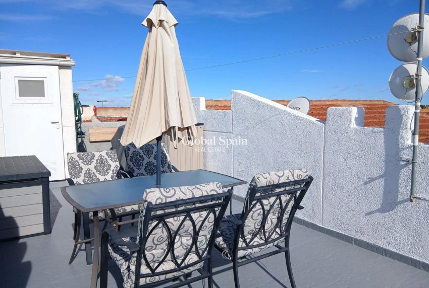 Resale - HOUSE -
TORREVIEJA - La Siesta - El Salado - Torreta