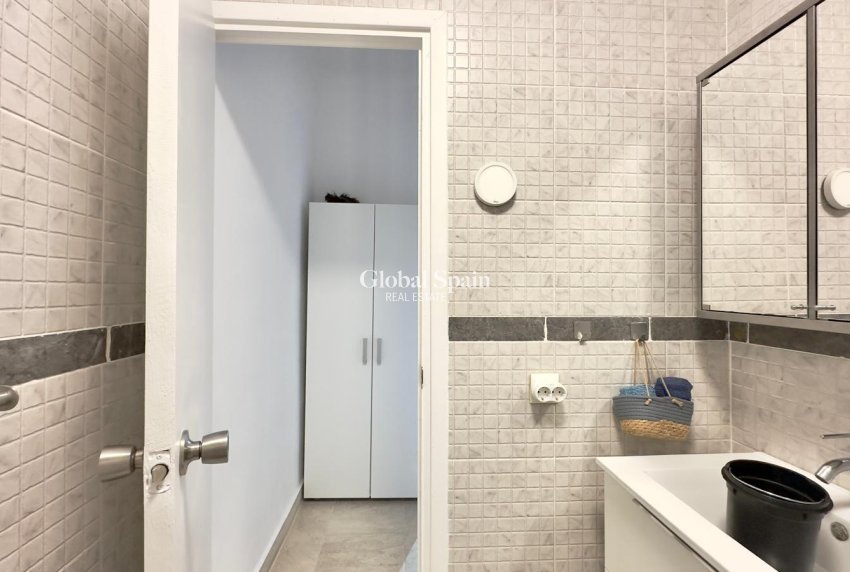 Resale - HOUSE -
TORREVIEJA - La Siesta - El Salado - Torreta