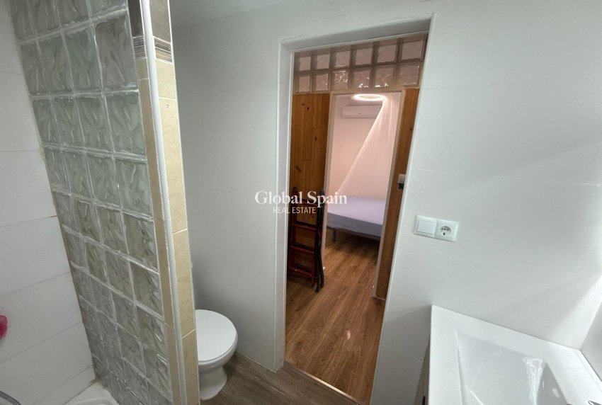 Resale - HOUSE -
TORREVIEJA - La Siesta - El Salado - Torreta