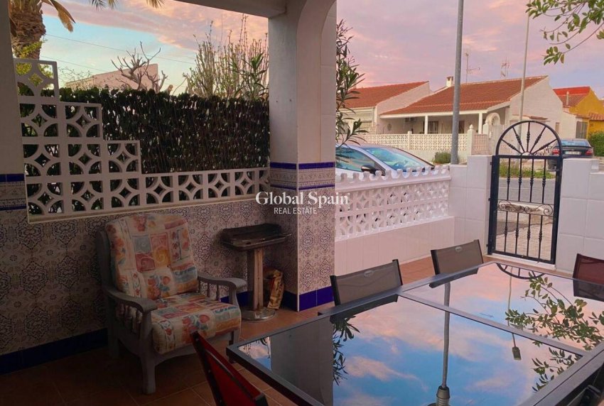 Resale - HOUSE -
TORREVIEJA - La Siesta - El Salado - Torreta