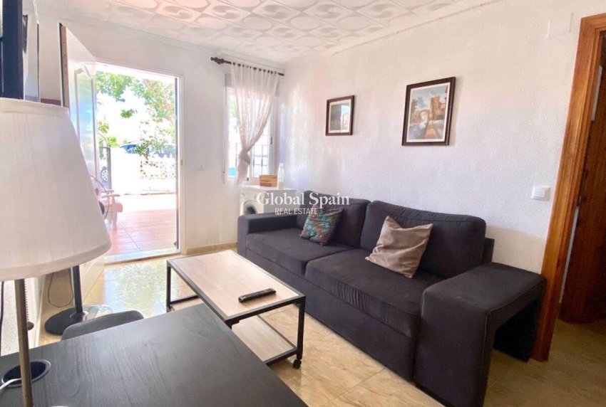 Resale - HOUSE -
TORREVIEJA - La Siesta - El Salado - Torreta