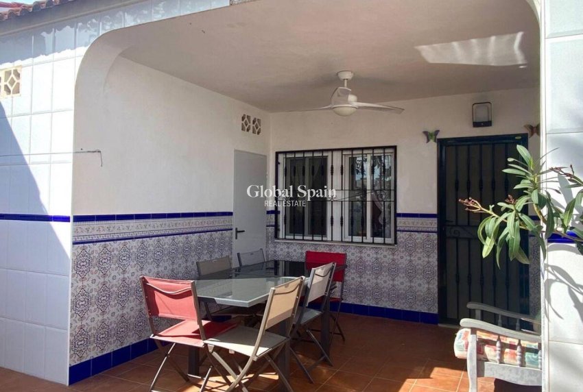Resale - HOUSE -
TORREVIEJA - La Siesta - El Salado - Torreta