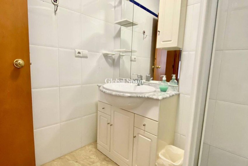 Resale - HOUSE -
TORREVIEJA - La Siesta - El Salado - Torreta