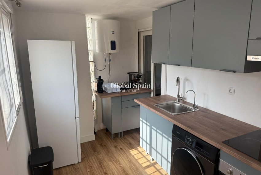 Resale - HOUSE -
TORREVIEJA - La Siesta - El Salado - Torreta