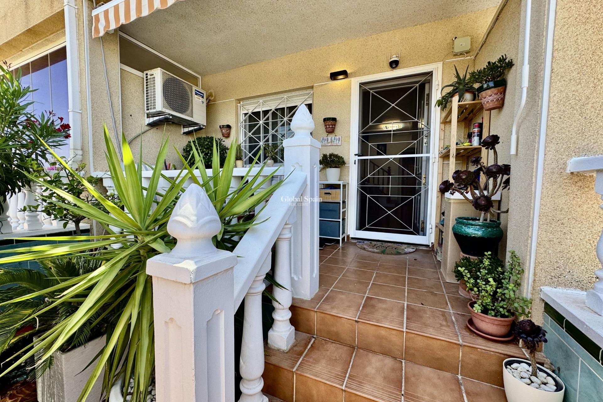 Resale - HOUSE -
TORREVIEJA - La Siesta - El Salado - Torreta