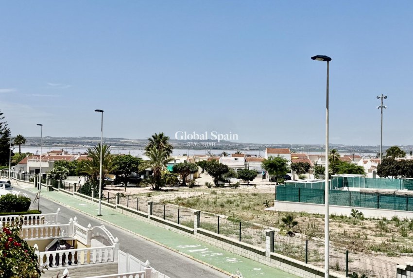 Resale - HOUSE -
TORREVIEJA - La Siesta - El Salado - Torreta