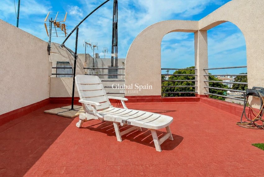 Resale - HOUSE -
TORREVIEJA - La Siesta - El Salado -  Torreta