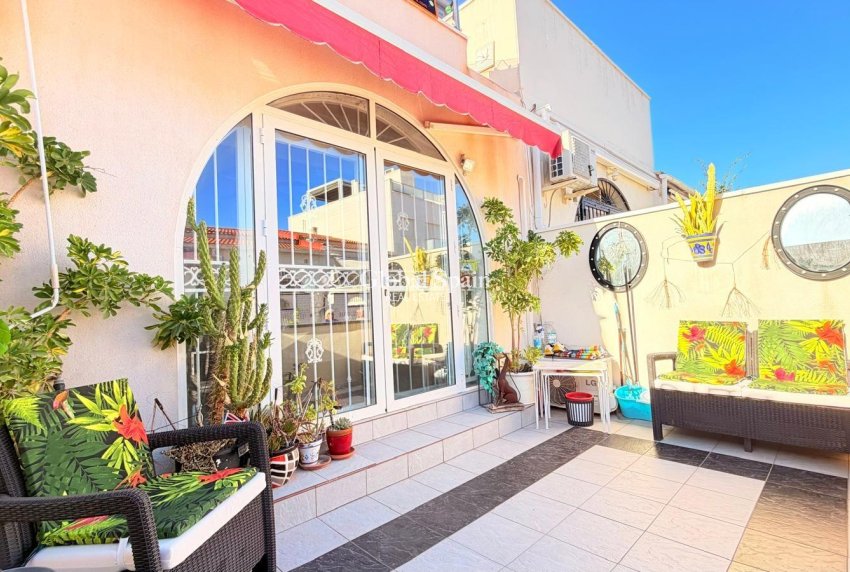 Resale - HOUSE -
TORREVIEJA - La Siesta - El Salado - Torreta