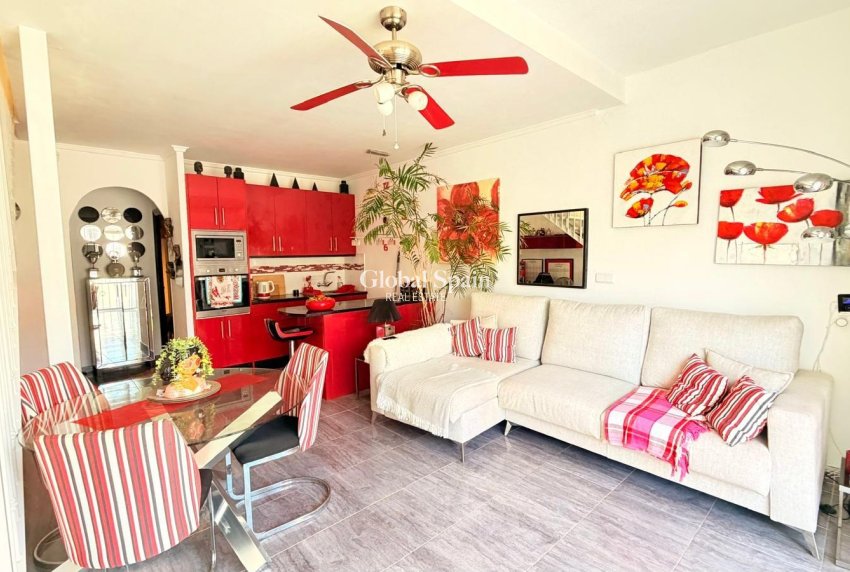 Resale - HOUSE -
TORREVIEJA - La Siesta - El Salado - Torreta