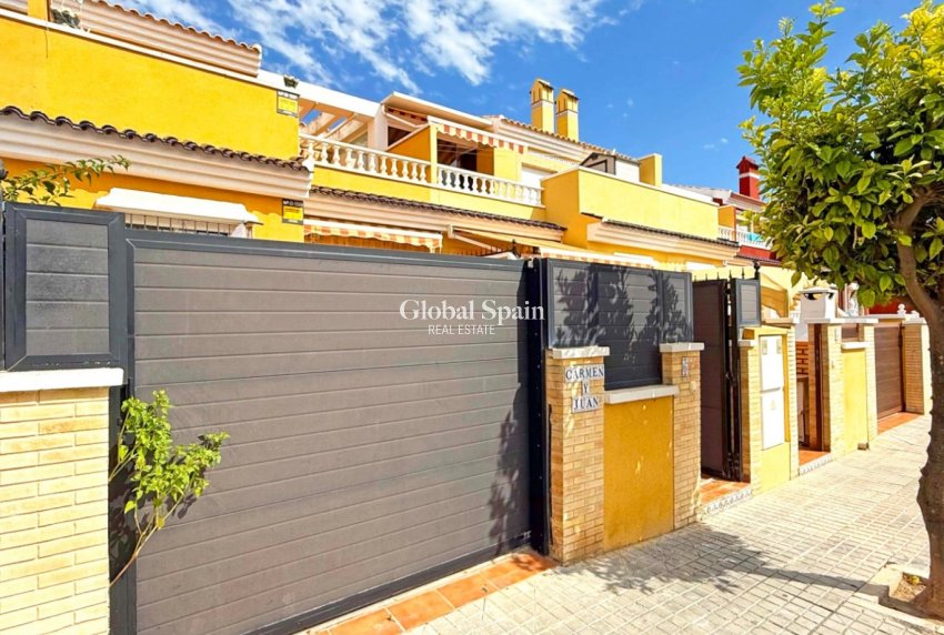Resale - House -
TORREVIEJA - La Siesta - El Salado -  Torreta