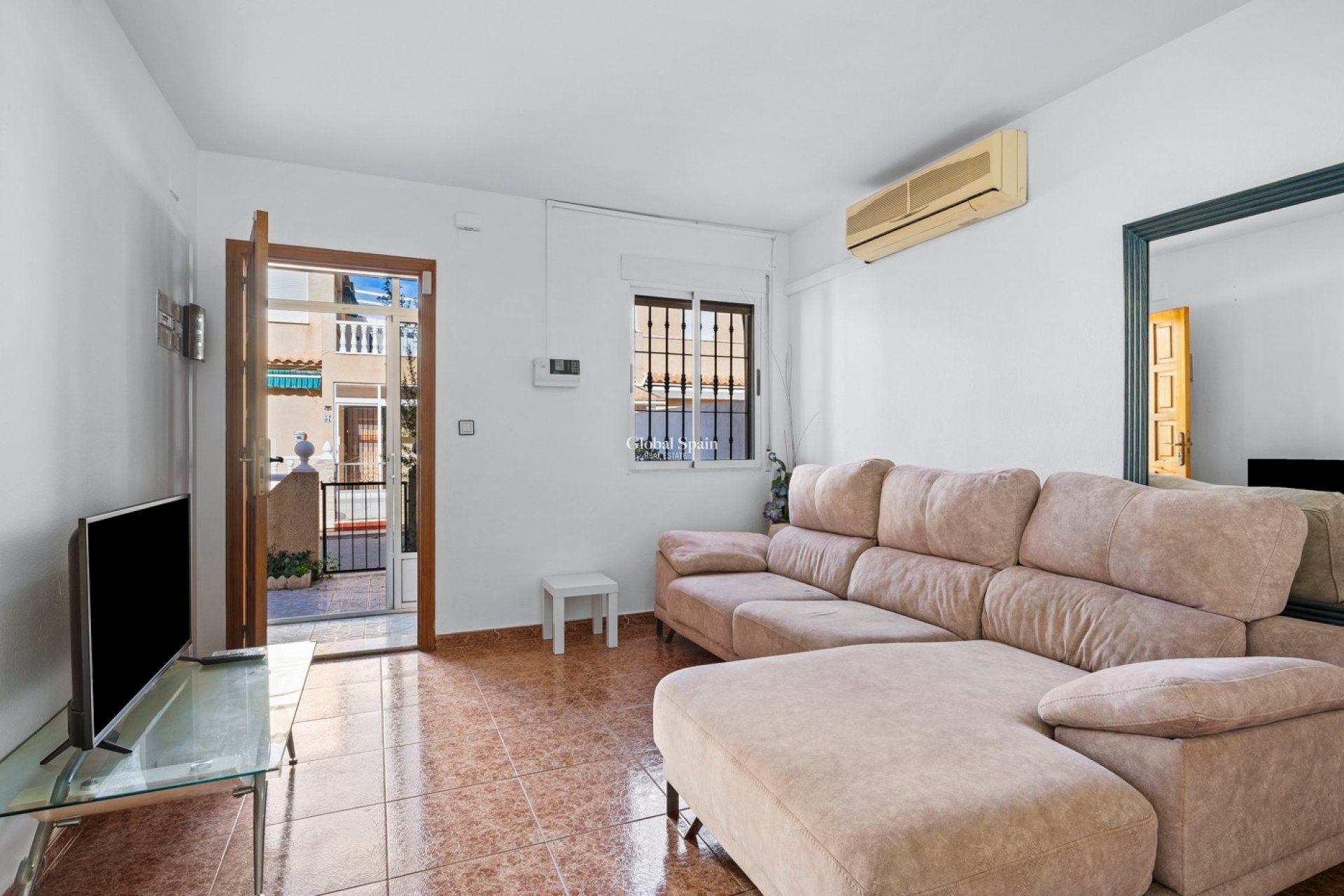 Resale - House -
TORREVIEJA - La Siesta