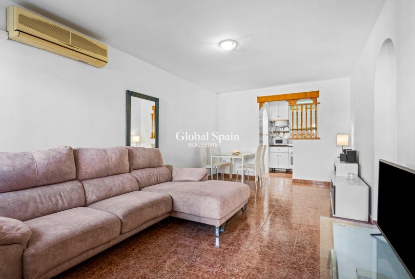 Resale - House -
TORREVIEJA - La Siesta