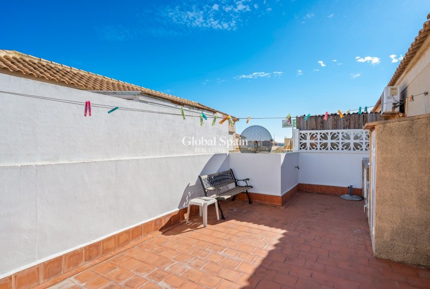 Resale - House -
TORREVIEJA - La Siesta
