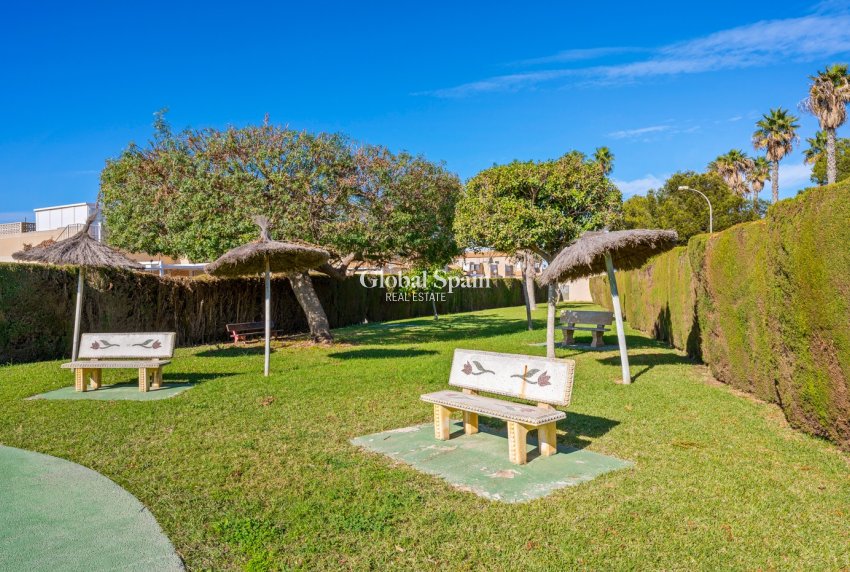 Resale - House -
TORREVIEJA - La Siesta