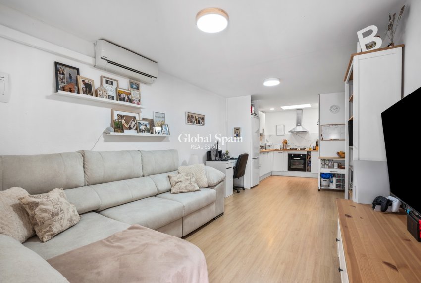 Resale - House -
TORREVIEJA - La Siesta