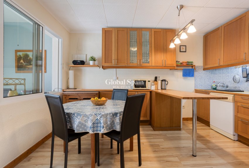 Resale - HOUSE -
TORREVIEJA - La Siesta