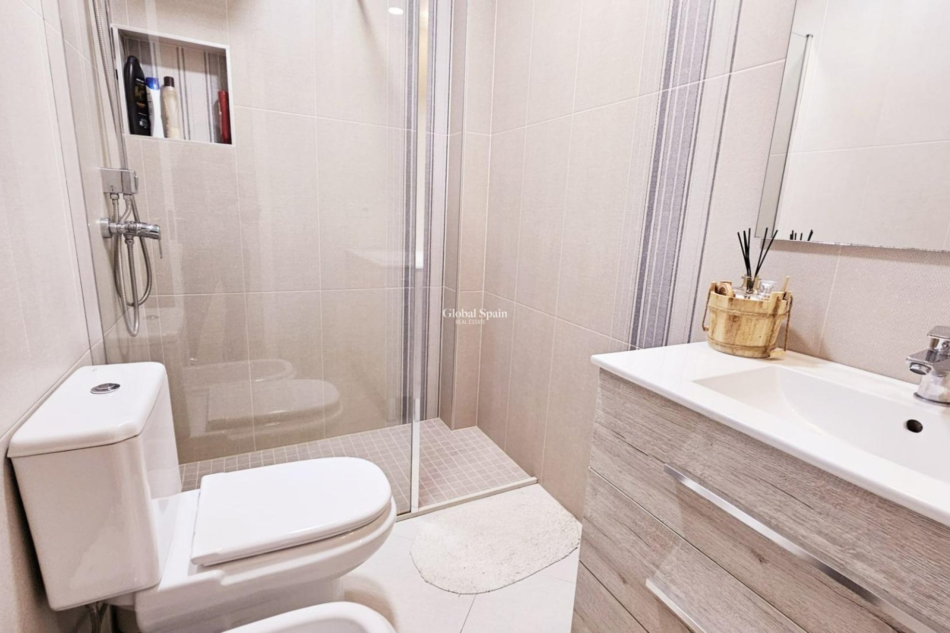 Resale - HOUSE -
TORREVIEJA - La Siesta