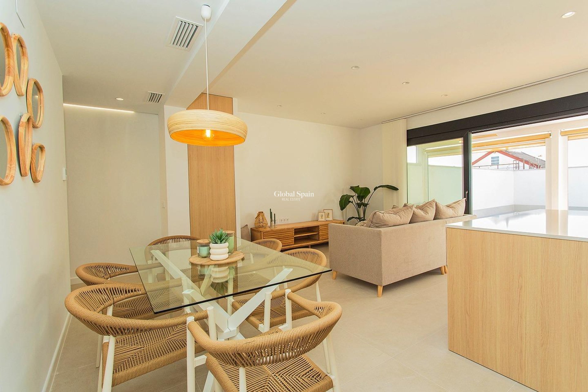 Resale - HOUSE -
TORREVIEJA - La Siesta