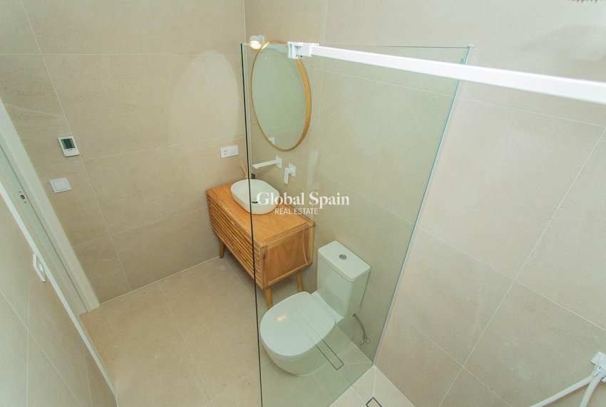 Resale - HOUSE -
TORREVIEJA - La Siesta