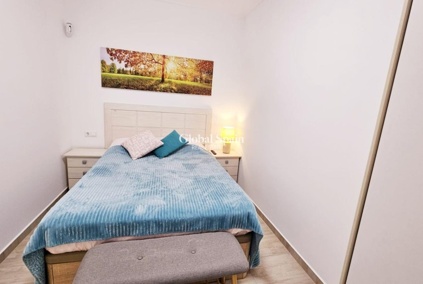 Resale - HOUSE -
TORREVIEJA - La Siesta