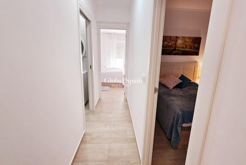 Resale - HOUSE -
TORREVIEJA - La Siesta