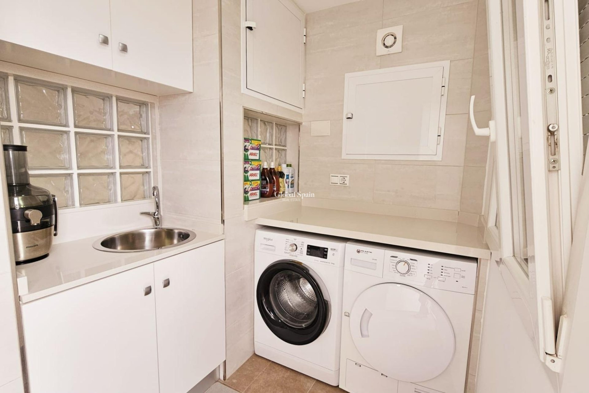 Resale - HOUSE -
TORREVIEJA - La Siesta