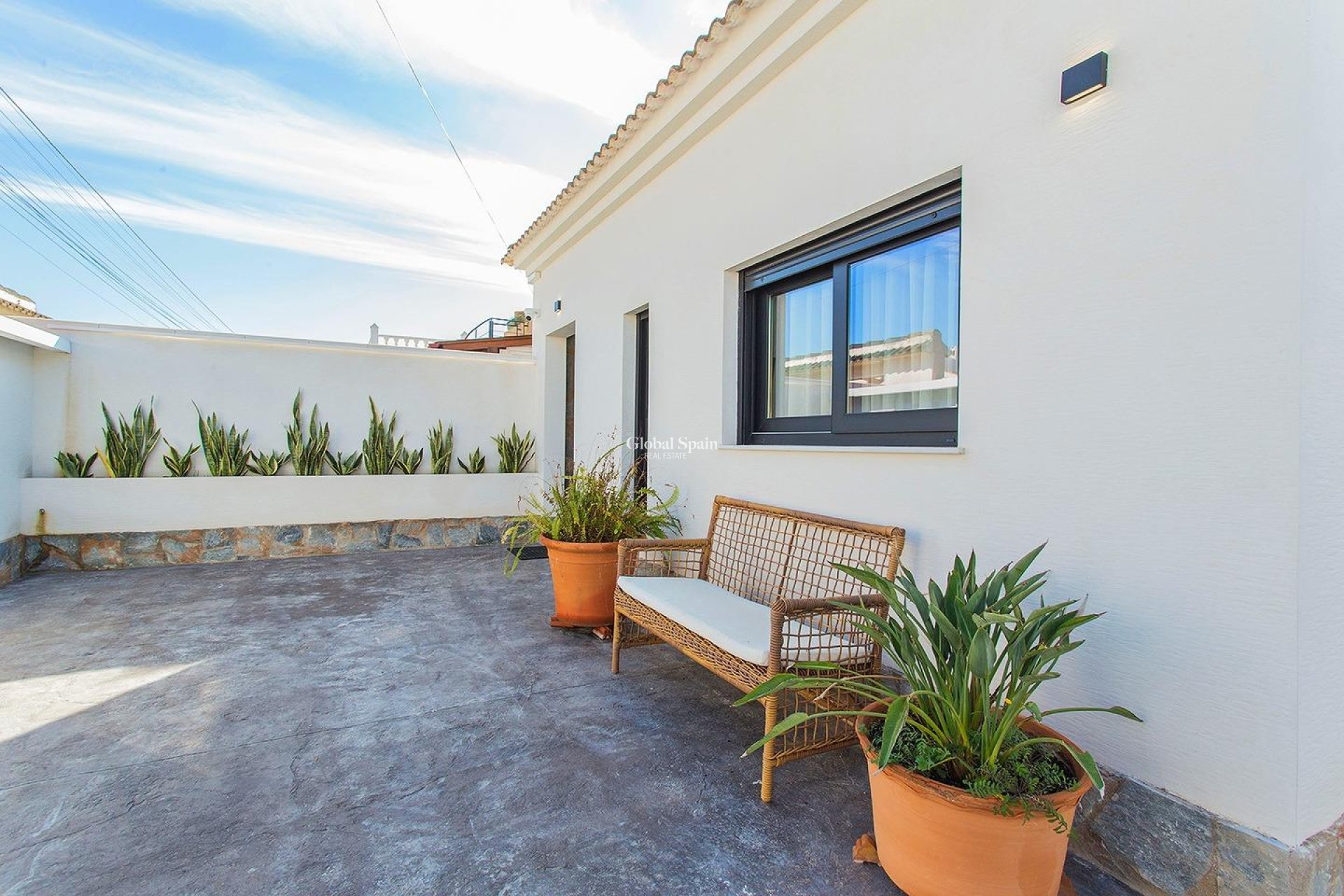 Resale - HOUSE -
TORREVIEJA - La Siesta