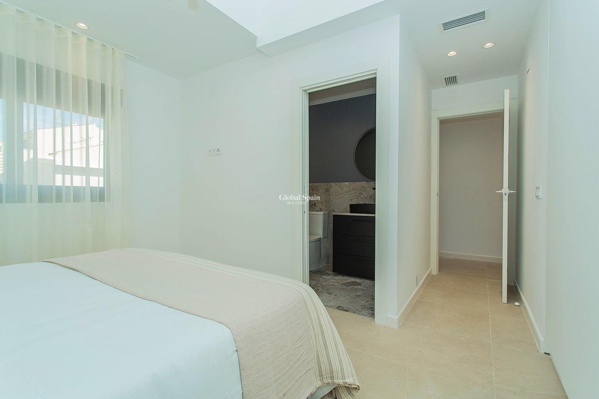 Resale - HOUSE -
TORREVIEJA - La Siesta