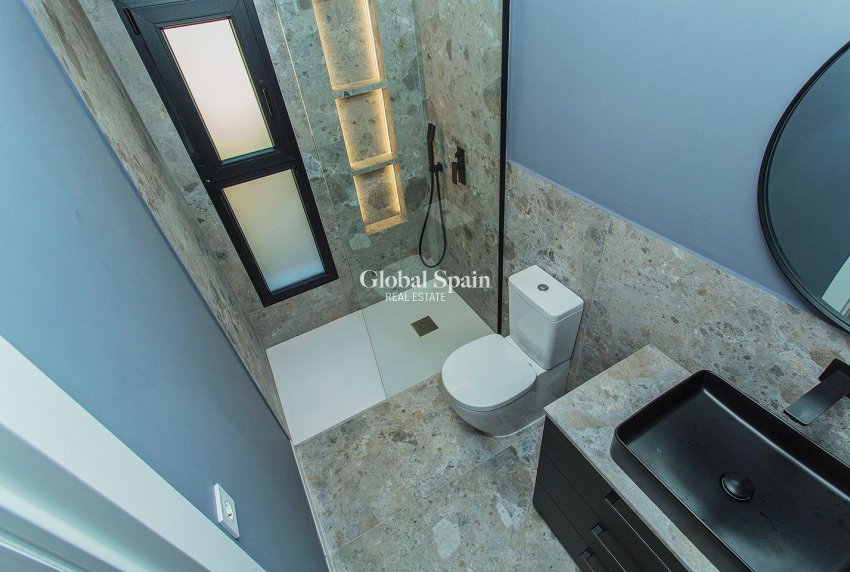 Resale - HOUSE -
TORREVIEJA - La Siesta