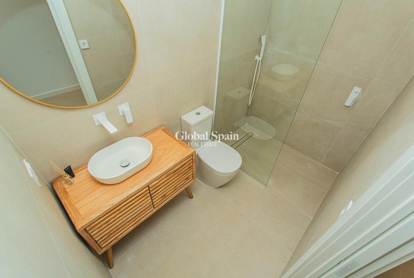 Resale - HOUSE -
TORREVIEJA - La Siesta