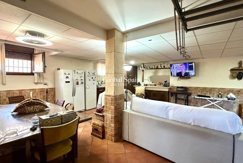 Resale - HOUSE -
TORREVIEJA - La Siesta