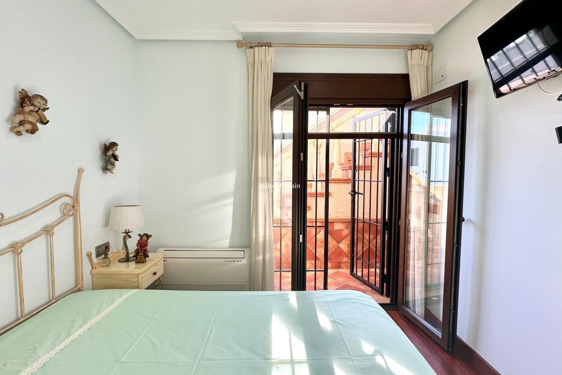 Resale - HOUSE -
TORREVIEJA - La Siesta