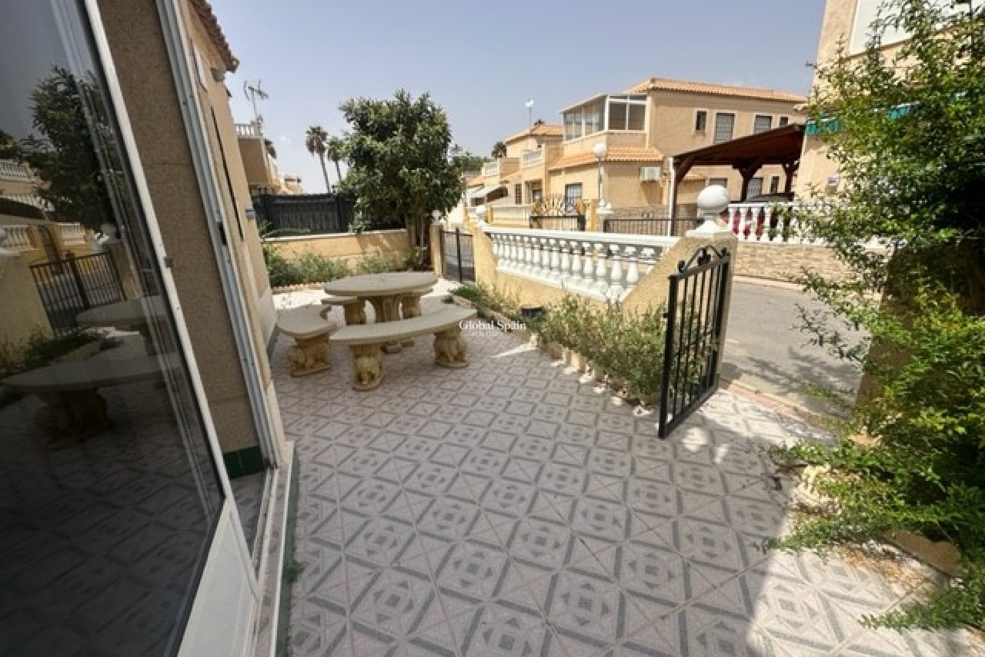 Resale - House -
TORREVIEJA - La Siesta