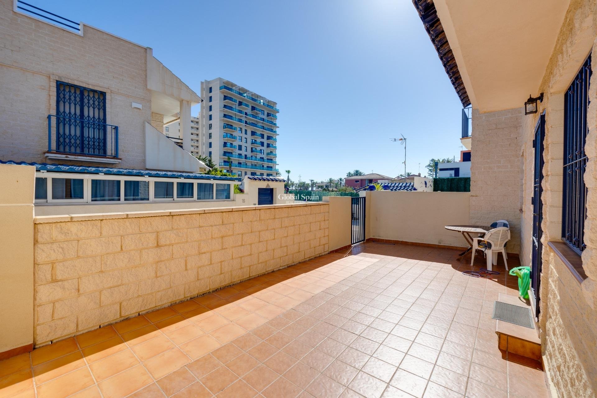 Resale - HOUSE -
TORREVIEJA - La Veleta