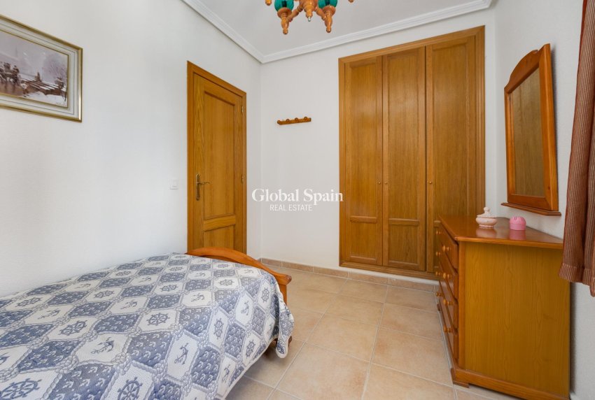 Resale - HOUSE -
TORREVIEJA - La Veleta