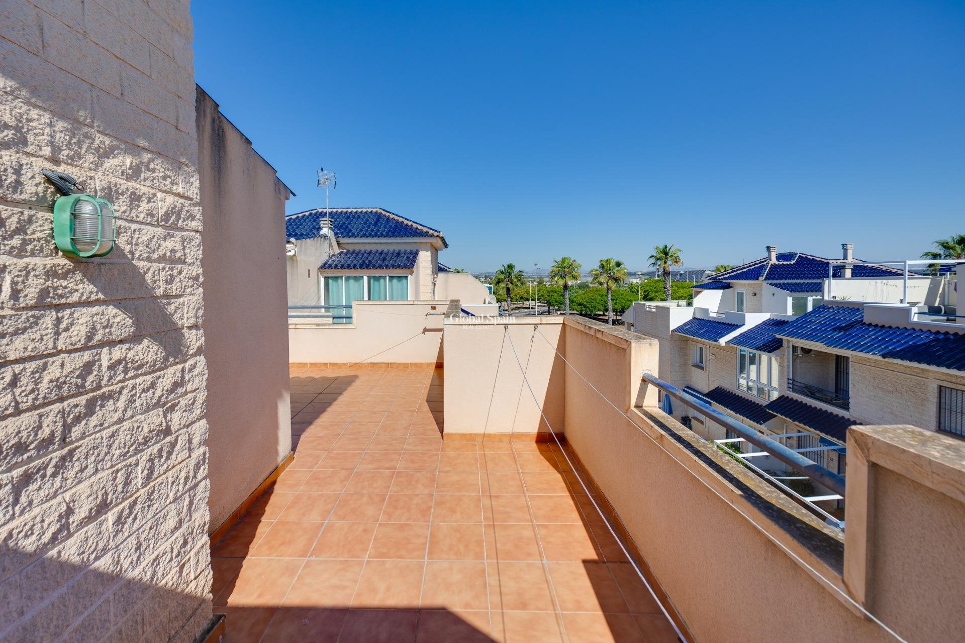 Resale - HOUSE -
TORREVIEJA - La Veleta