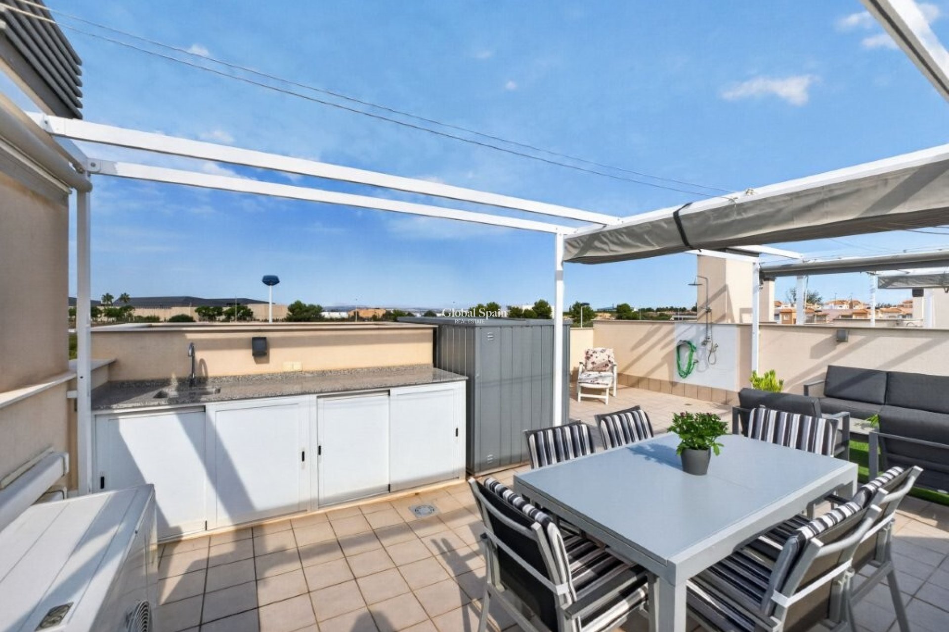 Resale - HOUSE -
TORREVIEJA - La Veleta