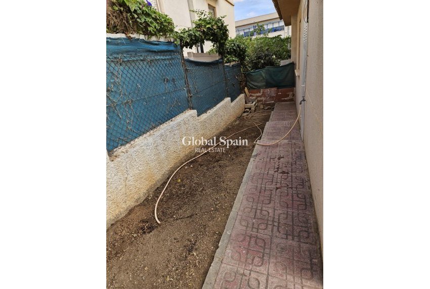 Resale - HOUSE -
TORREVIEJA - LOS BALCONES - LOS ALTOS