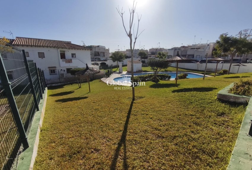 Resale - HOUSE -
TORREVIEJA - LOS BALCONES - LOS ALTOS
